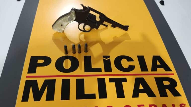 Motociclista armado é parado pela PM e acaba preso por porte ilegal de arma de fogo em Brasilândia de Minas
