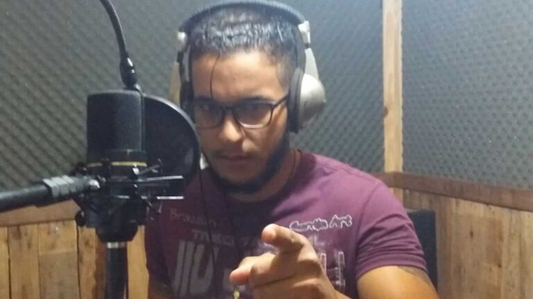 Pinheirense de 25 anos leva a palavra de Deus com rap gospel e faz sucesso em toda a região