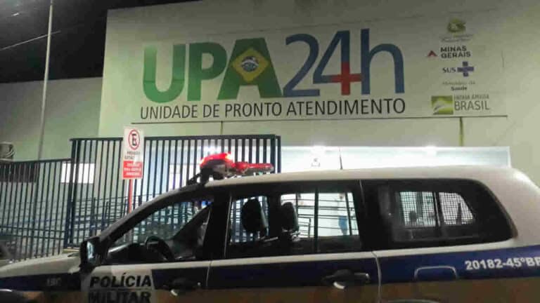 Motociclista fica ferida após colisão com veículo no Bairro Primavera em João Pinheiro