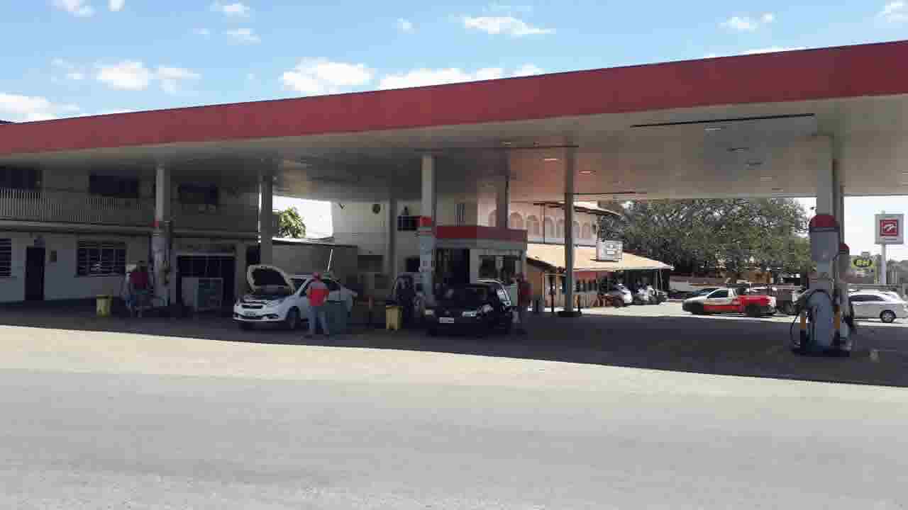 Preço da gasolina caiu 3% nos postos de Minas Gerais na última semana, aponta levantamento da ANP
