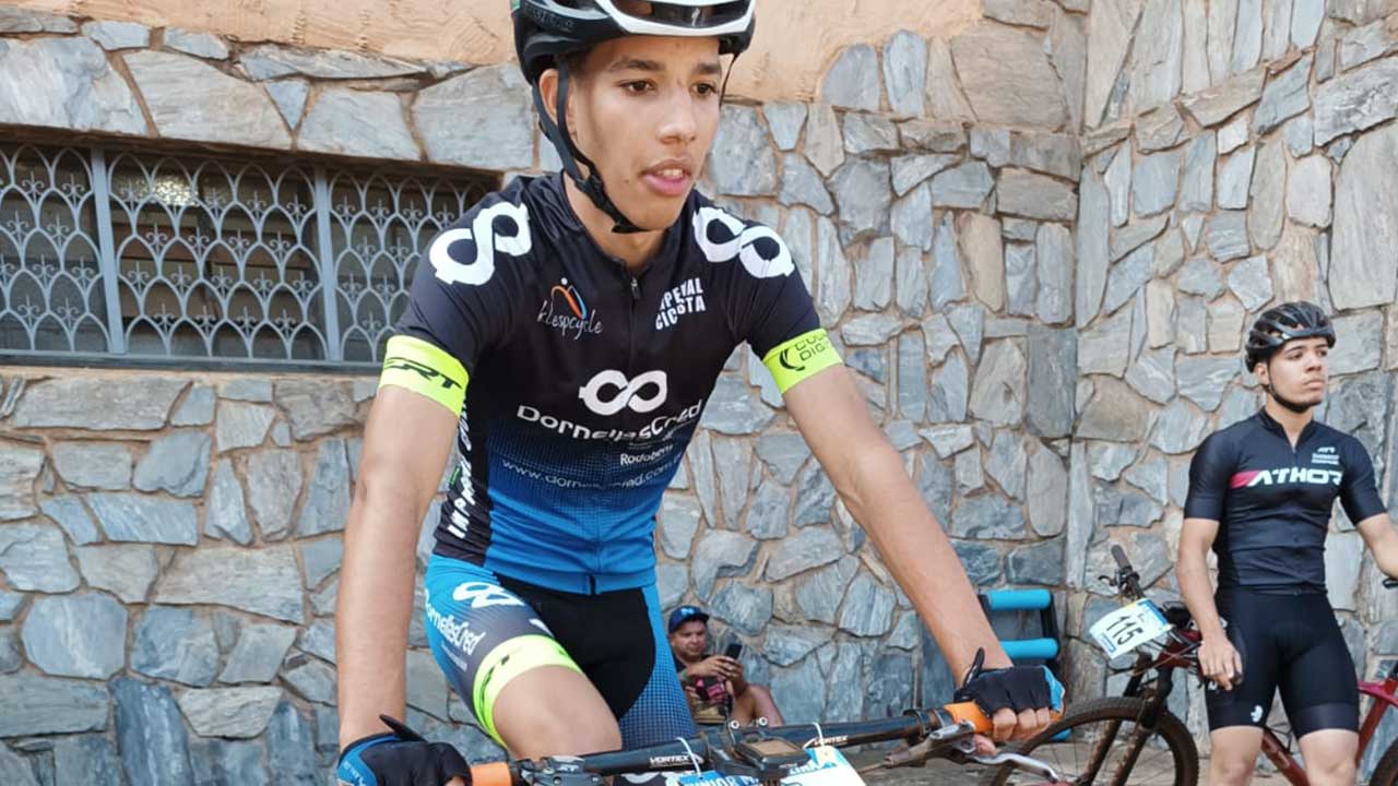 Ciclistas pinheirenses conseguem se destacar em campeonato internacional em Araxá