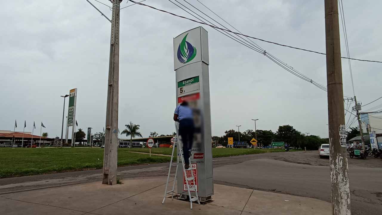 Zema anuncia corte de 16% para 9% no ICMS sobre o etanol; veja a média de preços de João Pinheiro