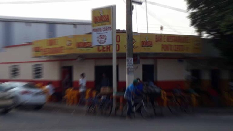 Homem embriagado é conduzido pela PM por causar tumulto em Bar no Centro de João Pinheiro