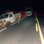 Carreta parada na pista provoca acidente na MG-181 em João Pinheiro