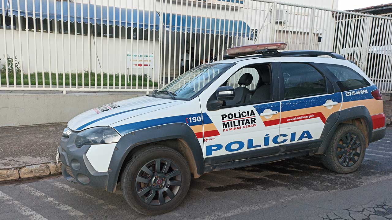 Assaltante invade residência, rouba celular de moradora e acaba preso em João Pinheiro