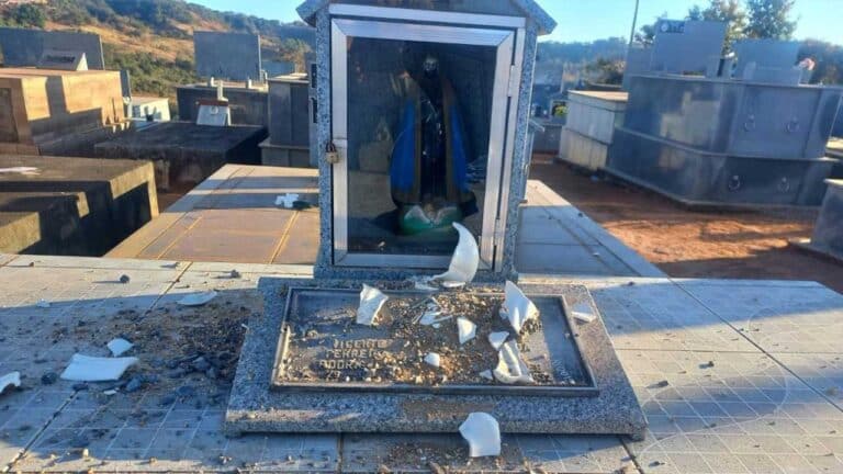 Vândalos invadem Cemitério Municipal de Presidente Olegário e danificam túmulos e imagens