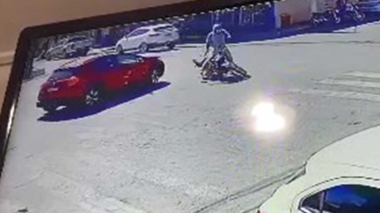 Vídeo: destreza e atenção de motociclista evitam acidente grave no Centro de João Pinheiro
