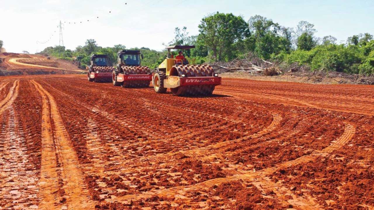 Progresso: LMG-680 começa a ser asfaltada entre de Brasilândia de Minas e Paracatu