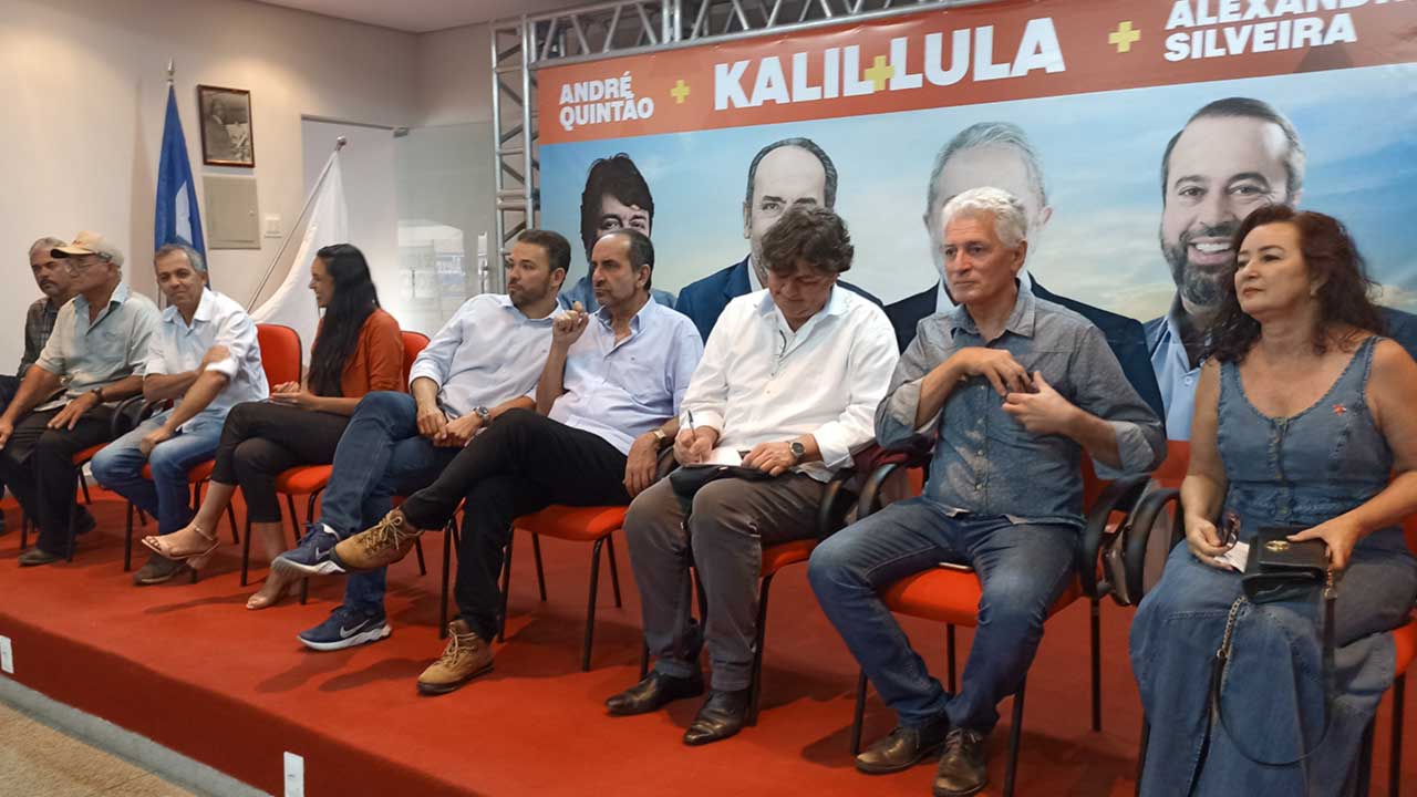 Candidato ao Governo de Minas, Alexandre Kalil visita João Pinheiro com caravana em apoio a Lula