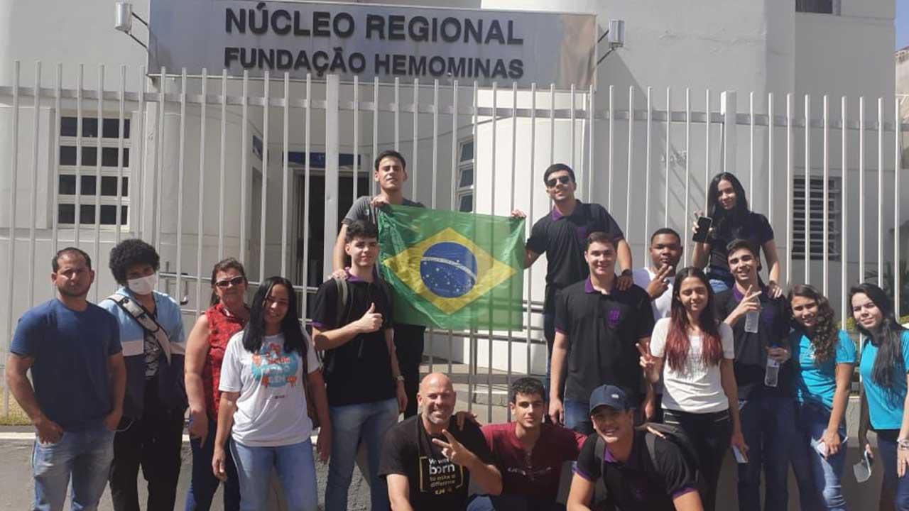 Colégio Darcilia Coimbra realiza campanha de doação de sangue para o Hemominas, em Patos de Minas