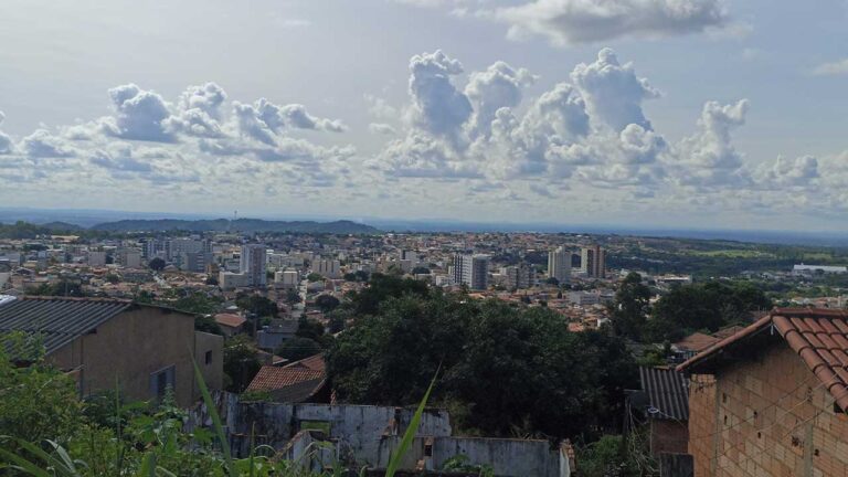 Frente fria chega a João Pinheiro com quedas de temperaturas; confira a previsão do tempo