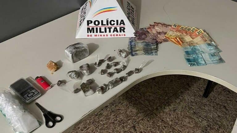 Polícia Militar apreende muita droga na residência de traficante em Brasilândia de Minas