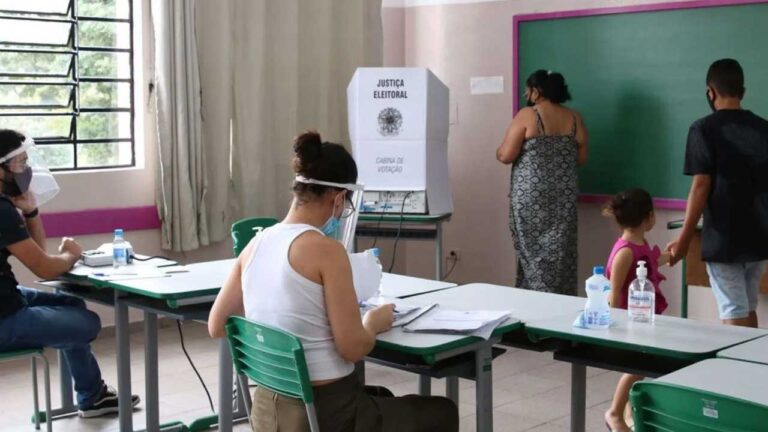 Veja o que o eleitor pode ou não no dia da votação; tirar fotos da urna e de votos não é permitido