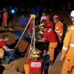 Menino que caiu em buraco de 8 metros de profundidade é retirado após 17 horas de resgate em Carmo do Paranaíba