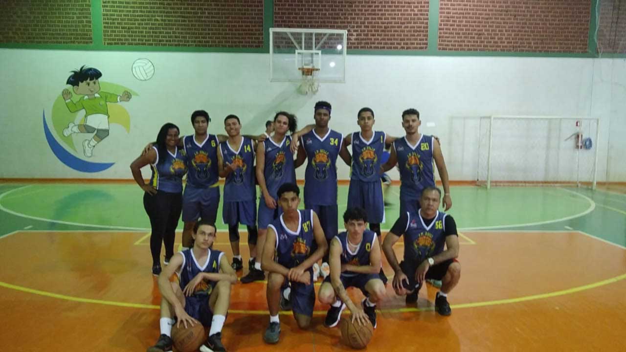 Representando João Pinheiro, JP Bulls estreia com vitória em campeonato de basquete regional