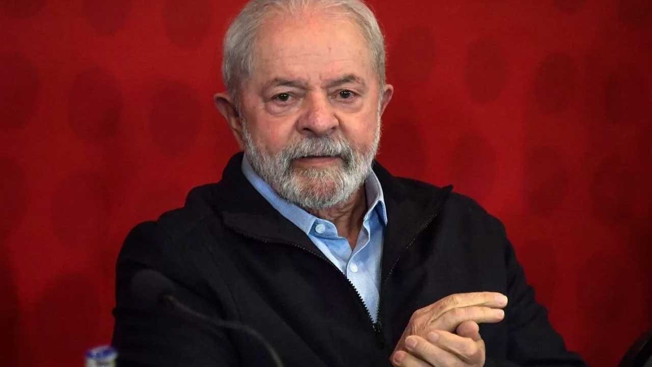 Lula volta à bancada do Jornal Nacional após 16 anos para ser sabatinado por Bonner e Renata