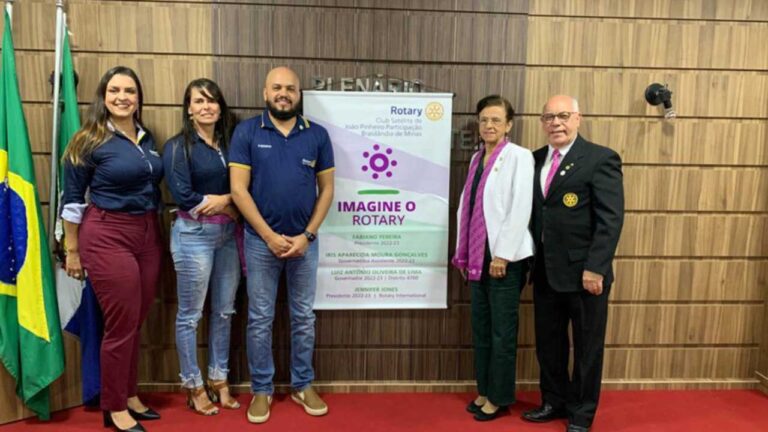 Rotary Satélite de Brasilândia de Minas recebe visita do Governador Distrital em cerimônia na Câmara Municipal