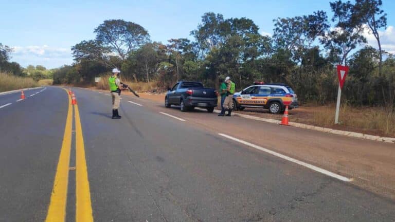Motorista embriagado que voltava de sítio é preso na MG-181, em João Pinheiro