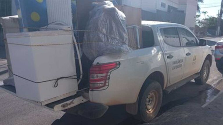 Veículo da prefeitura de João Pinheiro é flagrado transportando mudança e Secretário de Saúde explica