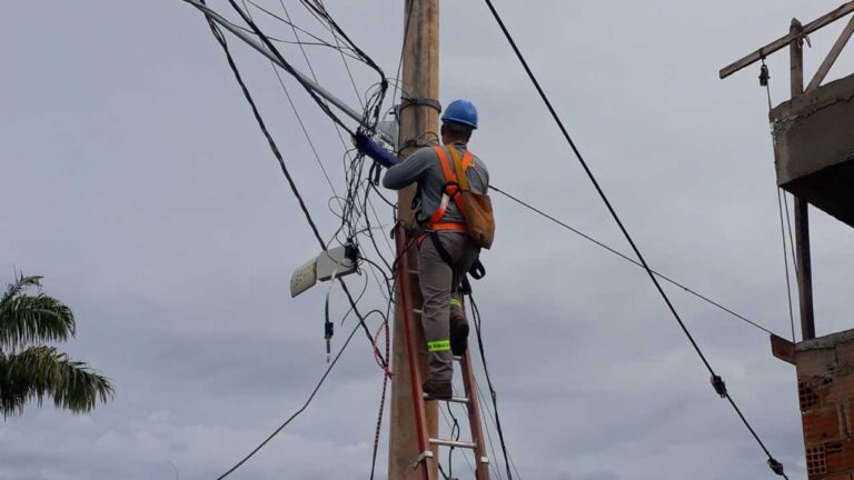 Cemig informa que energia será interrompida em vários pontos de João Pinheiro para manutenção na rede