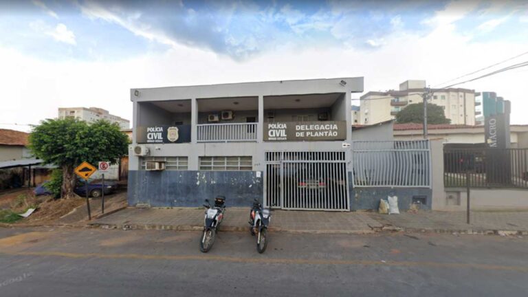 Casal é flagrado fazendo sexo em via pública em plena luz do dia em Patos de Minas