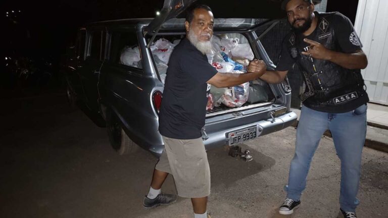 Clube do rock promove evento beneficente e arrecadam mais de 800 kg de alimentos em João Pinheiro
