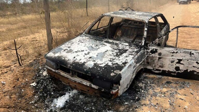 Veículo pega fogo e motorista morre queimado em estrada vicinal de Brasilândia de Minas