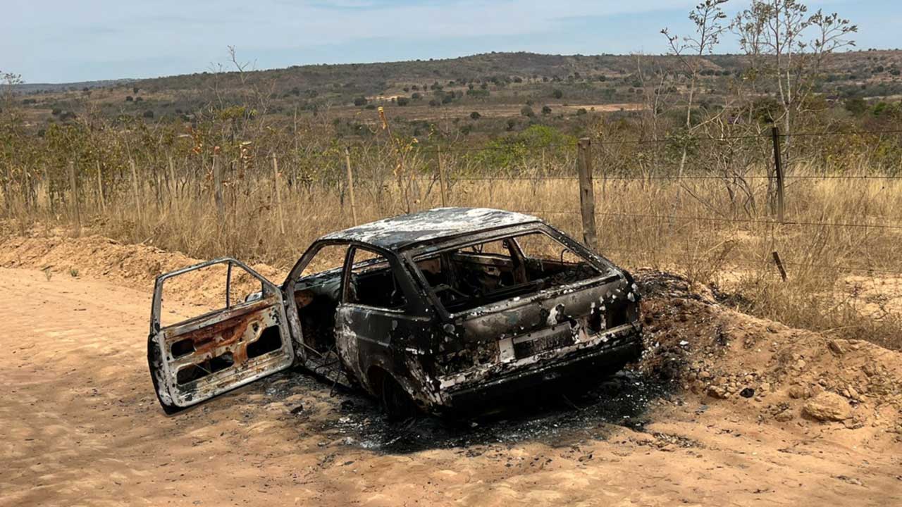 Veículo pega fogo e motorista morre queimado em estrada vicinal de Brasilândia de Minas