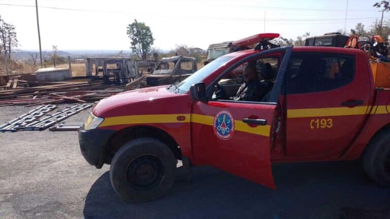 Incêndio toma conta de depósito e deixa prejuízo de mais de R$8 mil em João Pinheiro