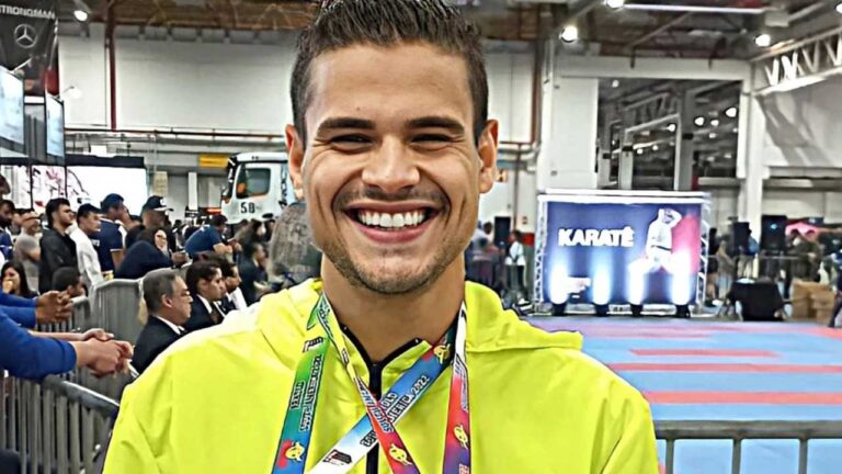 Atleta pinheirense vai participar de campeonato mundial de karatê na Itália