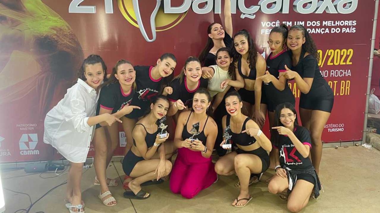 Bailarinas pinheirenses se destacam em festival realizado na cidade de Araxá e conquistam premiação