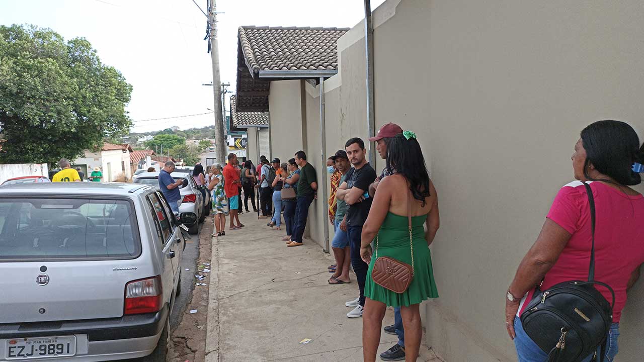 Eleitores pinheirenses levantam cedo e movimentam sessões eleitorais da cidade