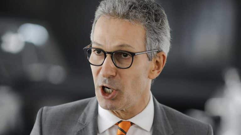 Zema é reeleito governador de Minas Gerais; pinheirenses deram 15.915 votos ao candidato