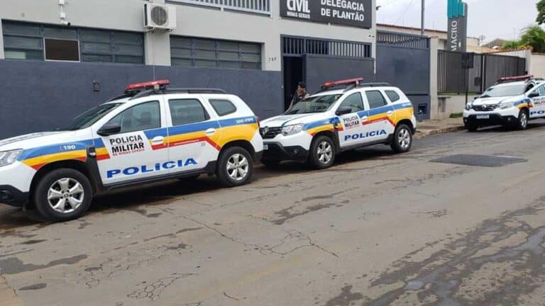 Homem tenta beijar frentistas à força e acaba preso pela Polícia Militar em Patos de Minas