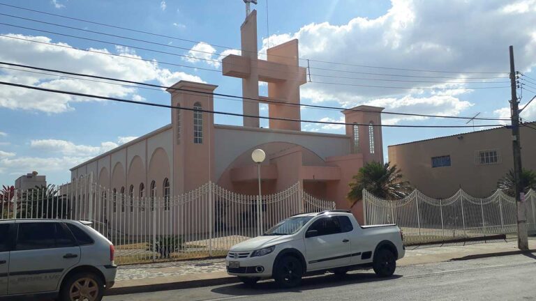 Atenção católicos: não haverá missa na Paróquia Sant’ana à noite no domingo das eleições (30)