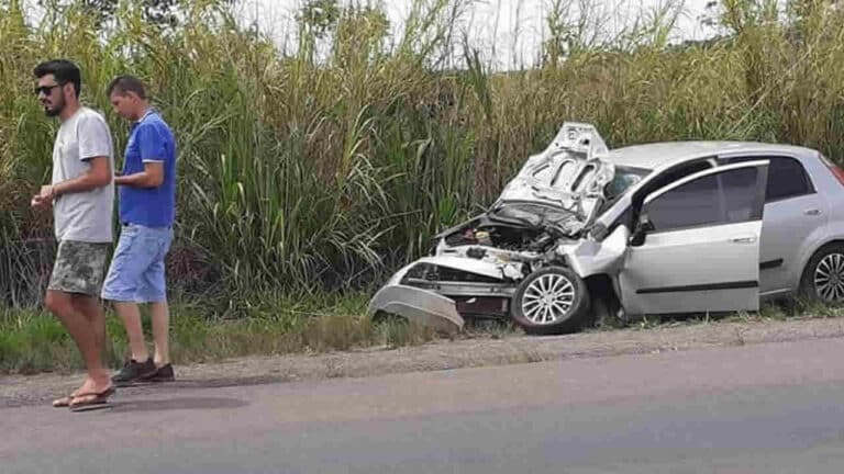 Veículo invade a contramão, provoca acidente e motociclista acaba morrendo na BR-365 em Varjão de Minas