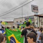 Ato de civilidade em frente ao quartel da Polícia Militar marca o dia de finados em João Pinheiro