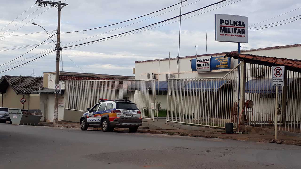 Ladrão pula o muro e furta extensões e moedas de oficina em João Pinheiro
