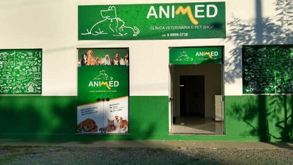 Morte de cachorrinha durante cirurgia em clínica veterinária vira briga na justiça em João Pinheiro