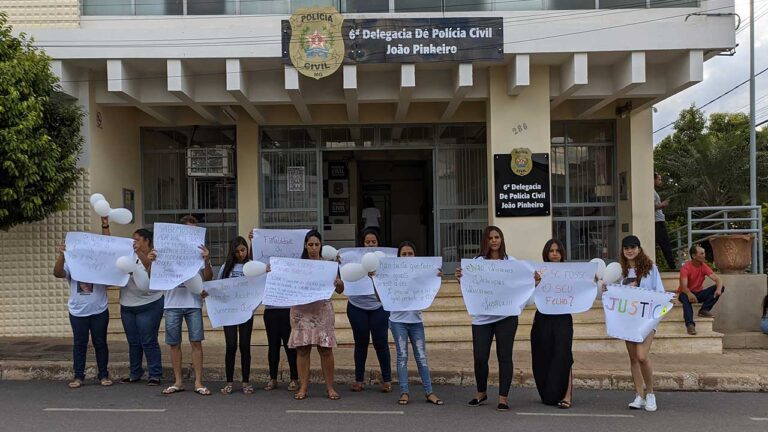 Familiares e amigos pedem justiça pela morte de motociclista em João Pinheiro