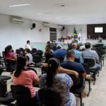 Pais e professores vão à Câmara para cobrar o cumprimento da lei que proíbe a alimentação de pombos em João Pinheiro
