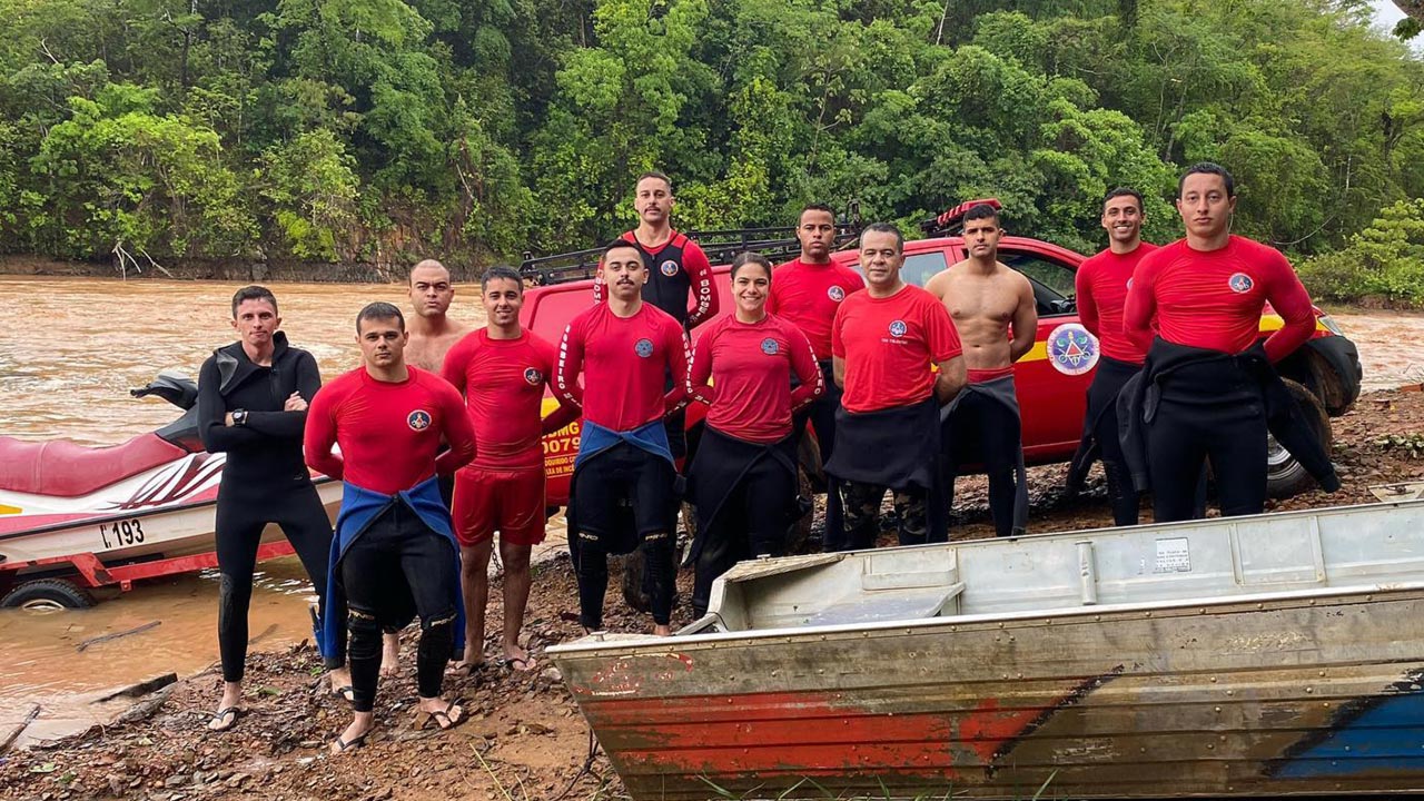 Militares do Corpo de Bombeiros de João Pinheiro concluem curso de aperfeiçoamento em mergulho