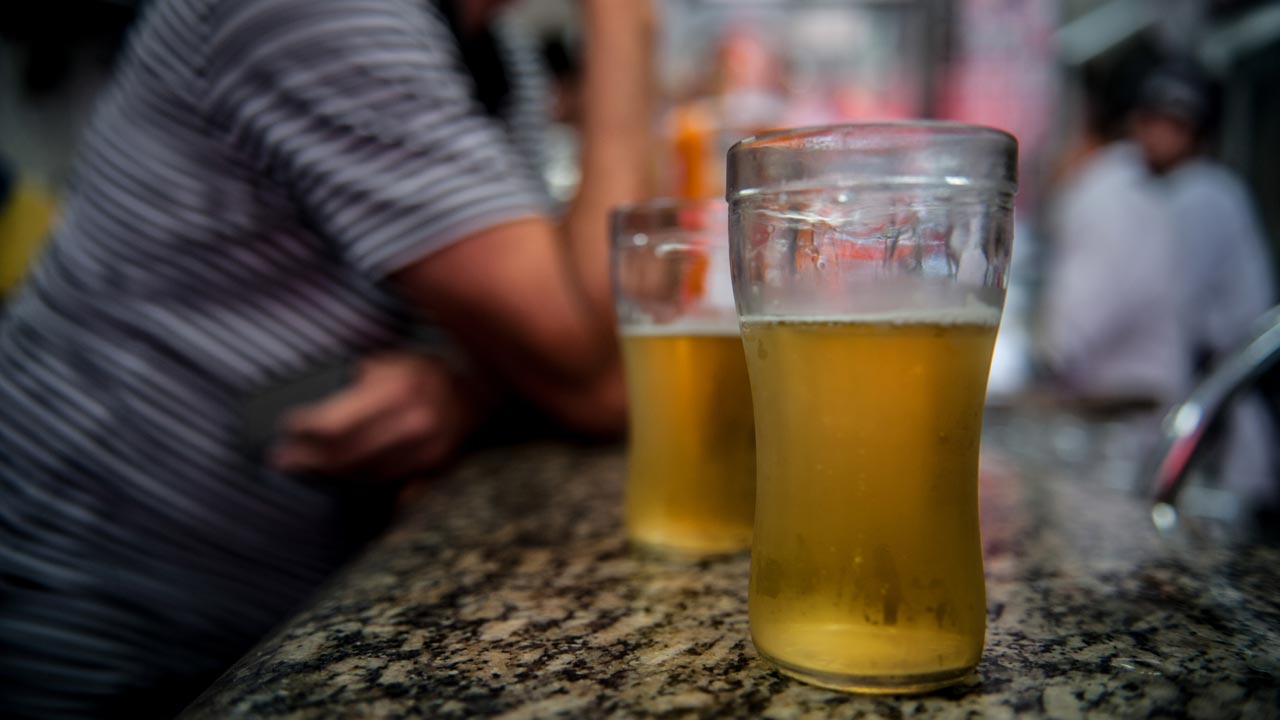 Cerveja pode contribuir com a prevenção do Alzheimer, diz estudo