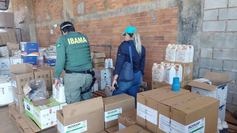 Operação apreende 33 mil litros de agrotóxico ilegais, 6 aeronaves no Noroeste, Triângulo e Alto Paranaíba