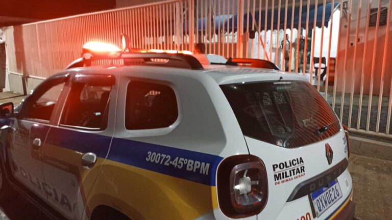 Mulher passa a noite sendo agredida pelo namorado, consegue fugir e aciona a PM em João Pinheiro