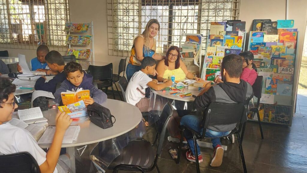 Projeto que incentiva a escrita é destaque em João Pinheiro e leva conhecimento aos alunos