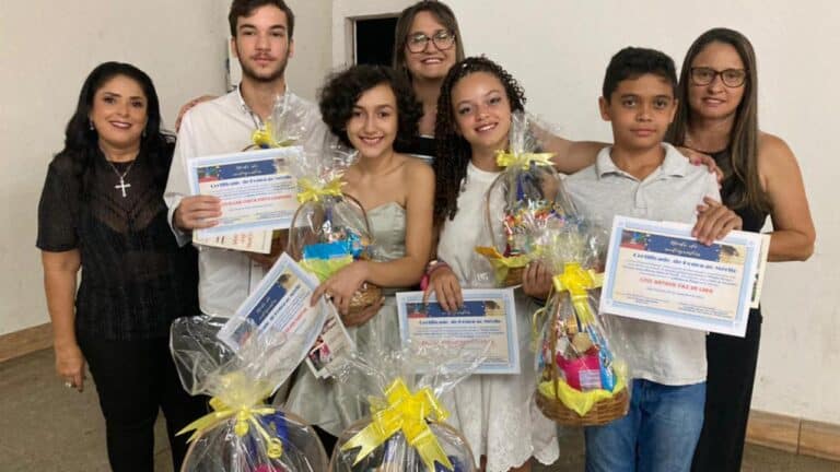 Projeto que incentiva a escrita é destaque em João Pinheiro e leva conhecimento aos alunos