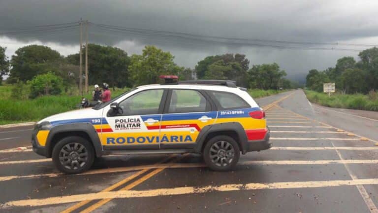 Bafômetro acusa resultado 15 vezes maior que o permitido e motorista é preso na MG-181, em João Pinheiro