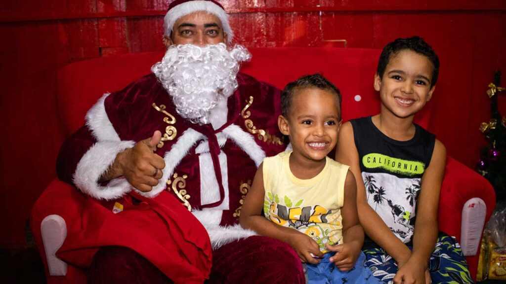 ACE inaugura Casinha do Papai Noel com mais espaço para criançada de João Pinheiro