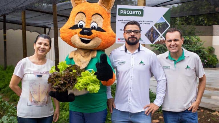 Com parceria da Metra Industrial, projeto 'Horta na Escola' é implantado em Escola Estadual de João Pinheiro